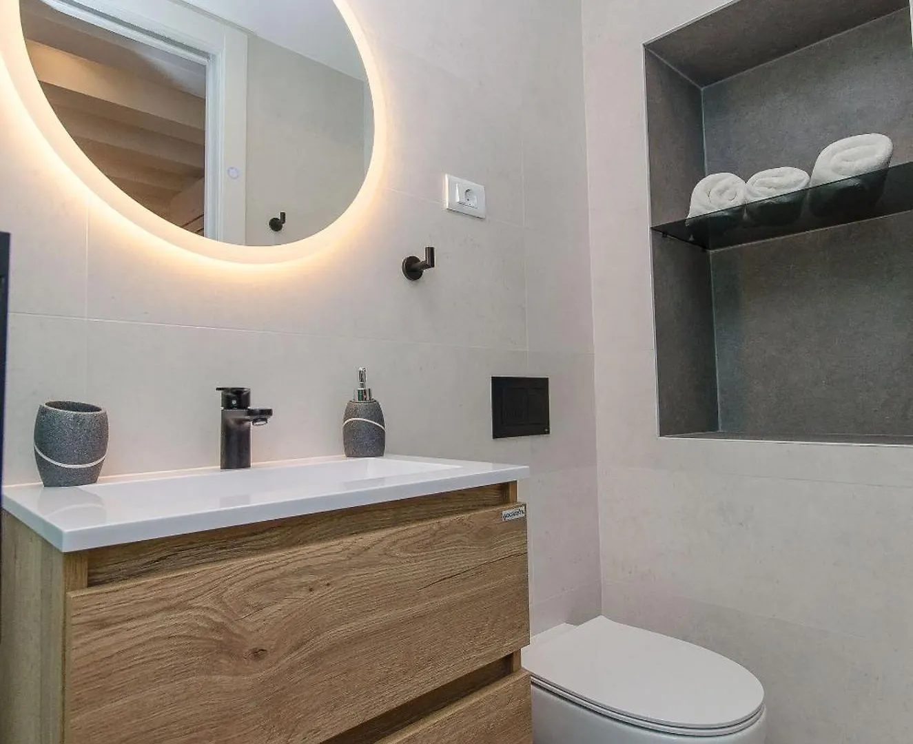 Apartment Evala Split